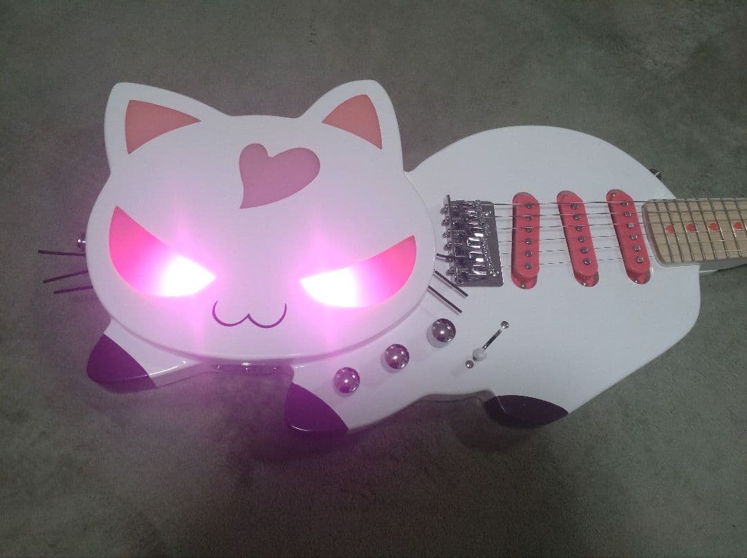 猫　エレキギター LED付き