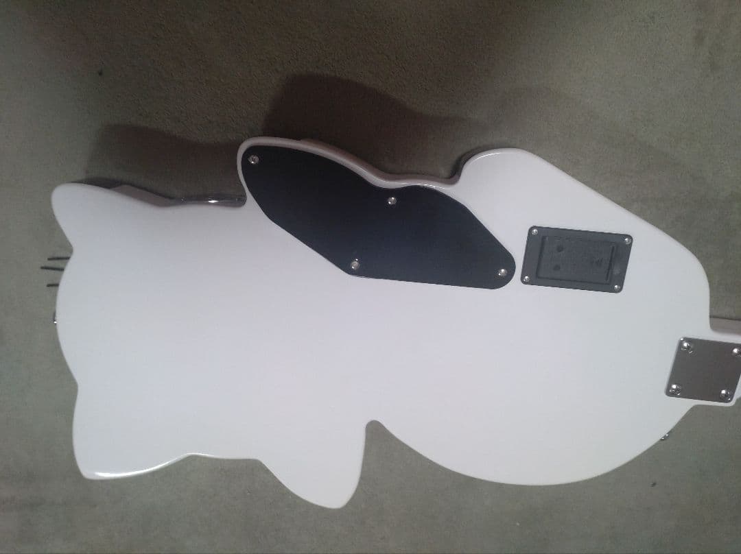 猫　エレキギター LED付き