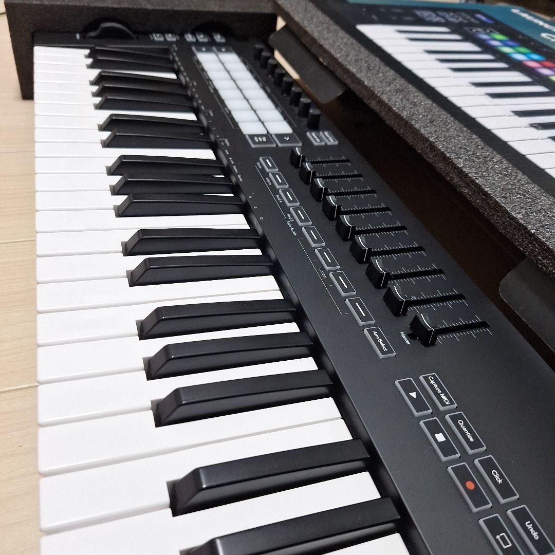 Novation Launchkey 49 MK3 Ableton Midi鍵盤