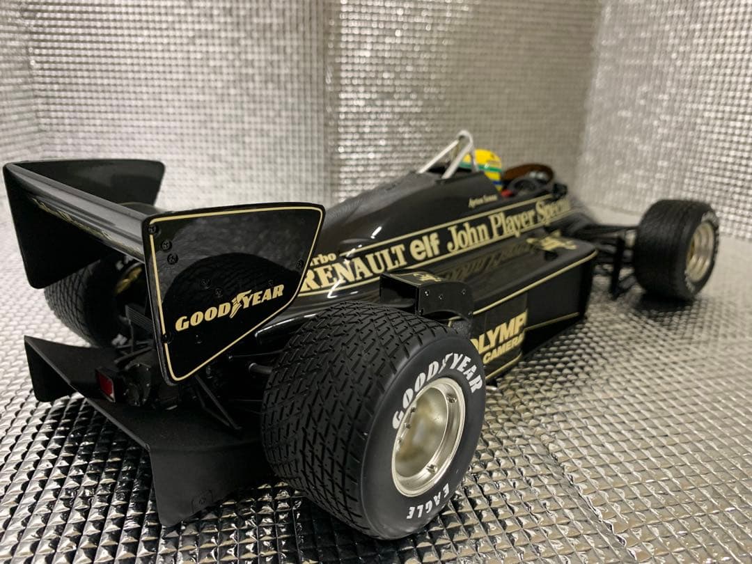 【BIGサイズ！F1 ロータスルノー97T アイルトンセナ　1/12】