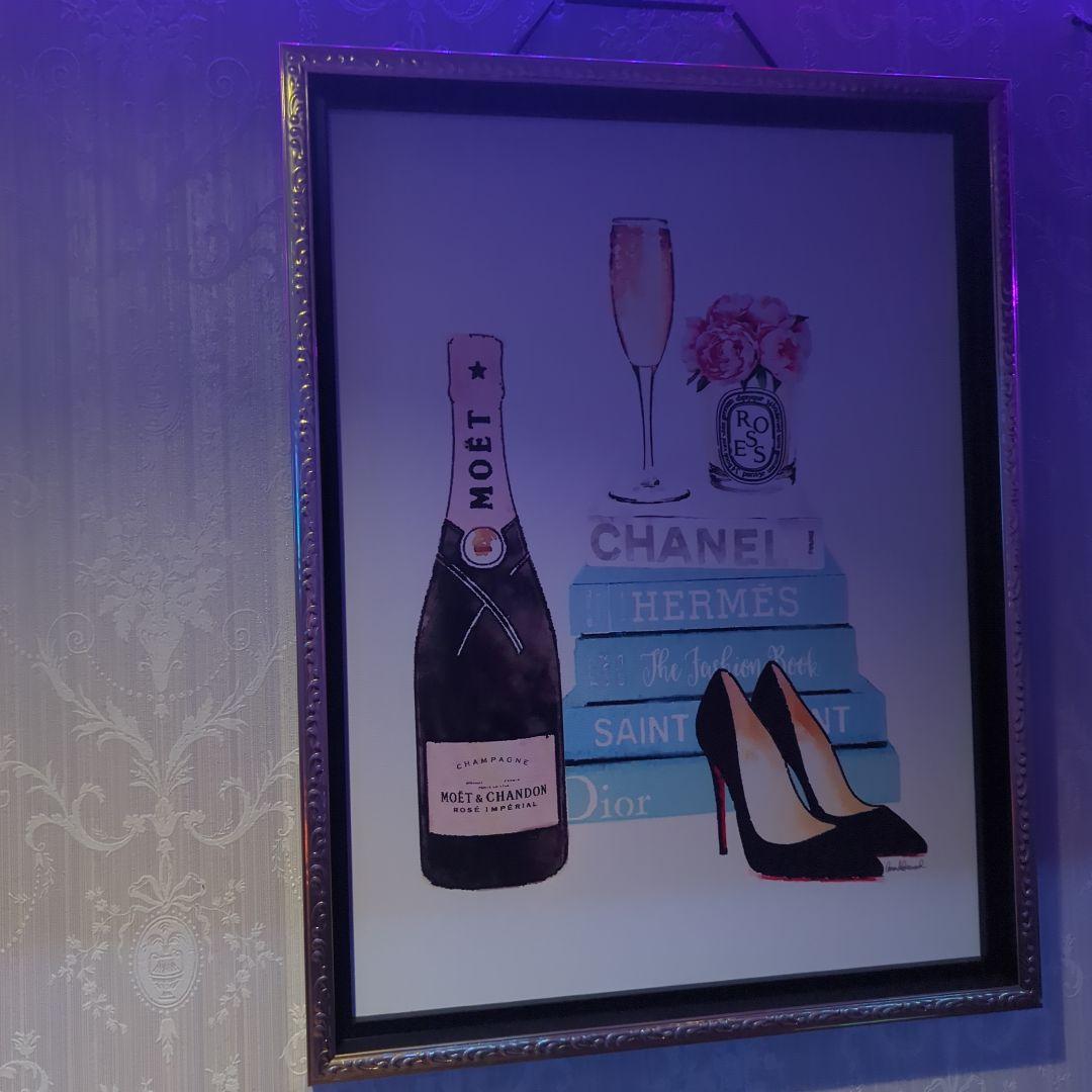 シャンパンとファッションのアート