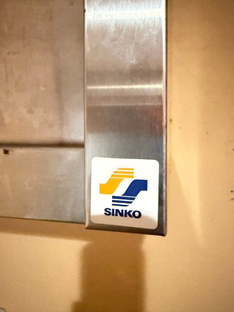 SINKOステンレス製壁掛け収納キャビネット