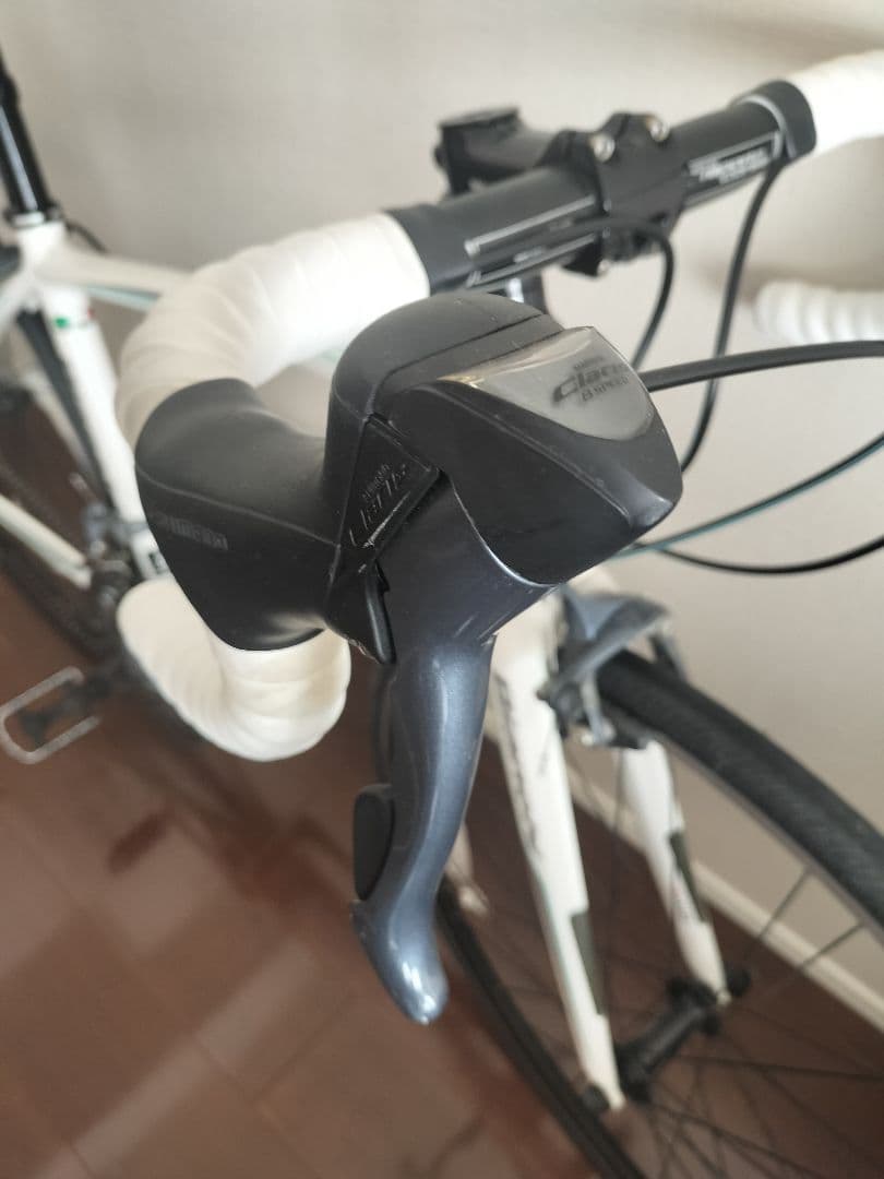 走行3回のみ★ほぼ新品ビアンキ ALU HYDRO TRIPLEロードバイク