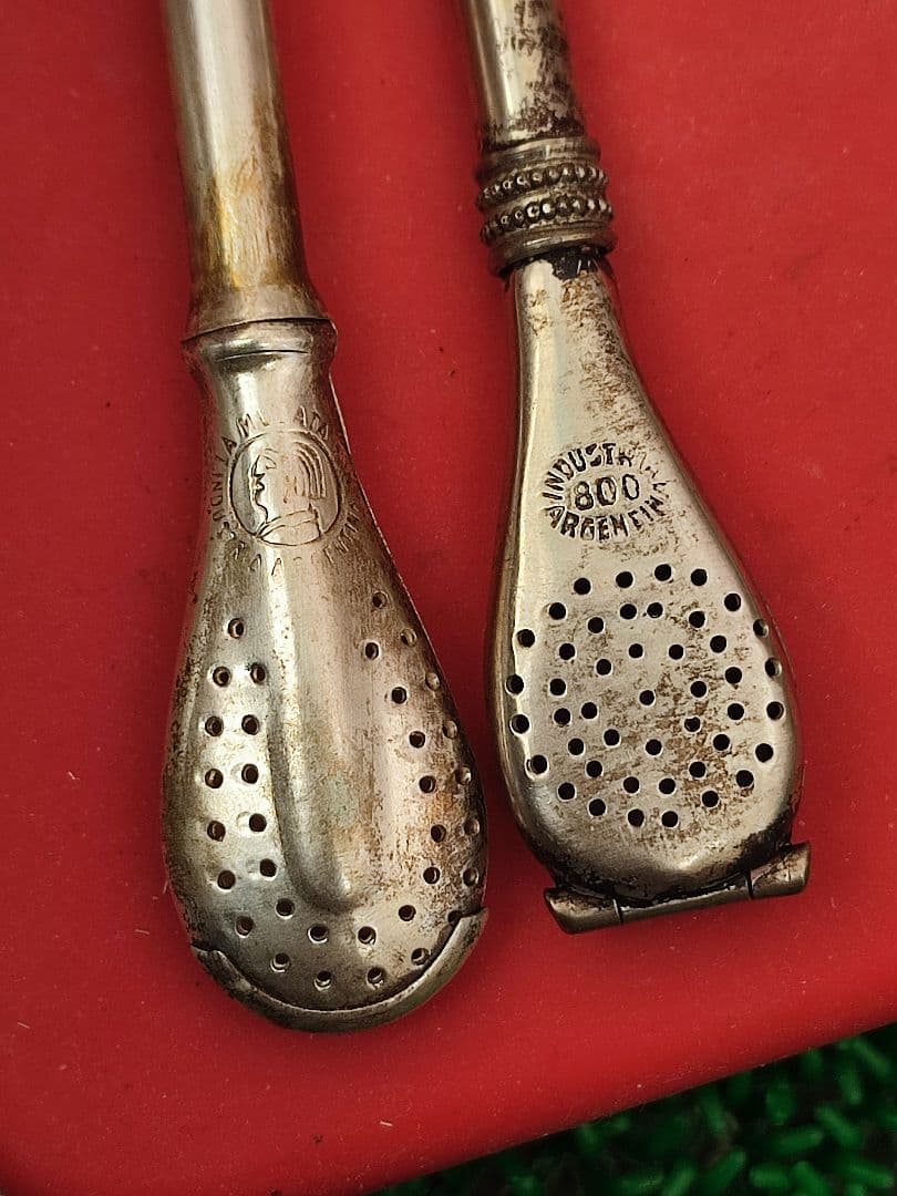 18Kと800の刻印が入ったヴィンテージメタルストロー