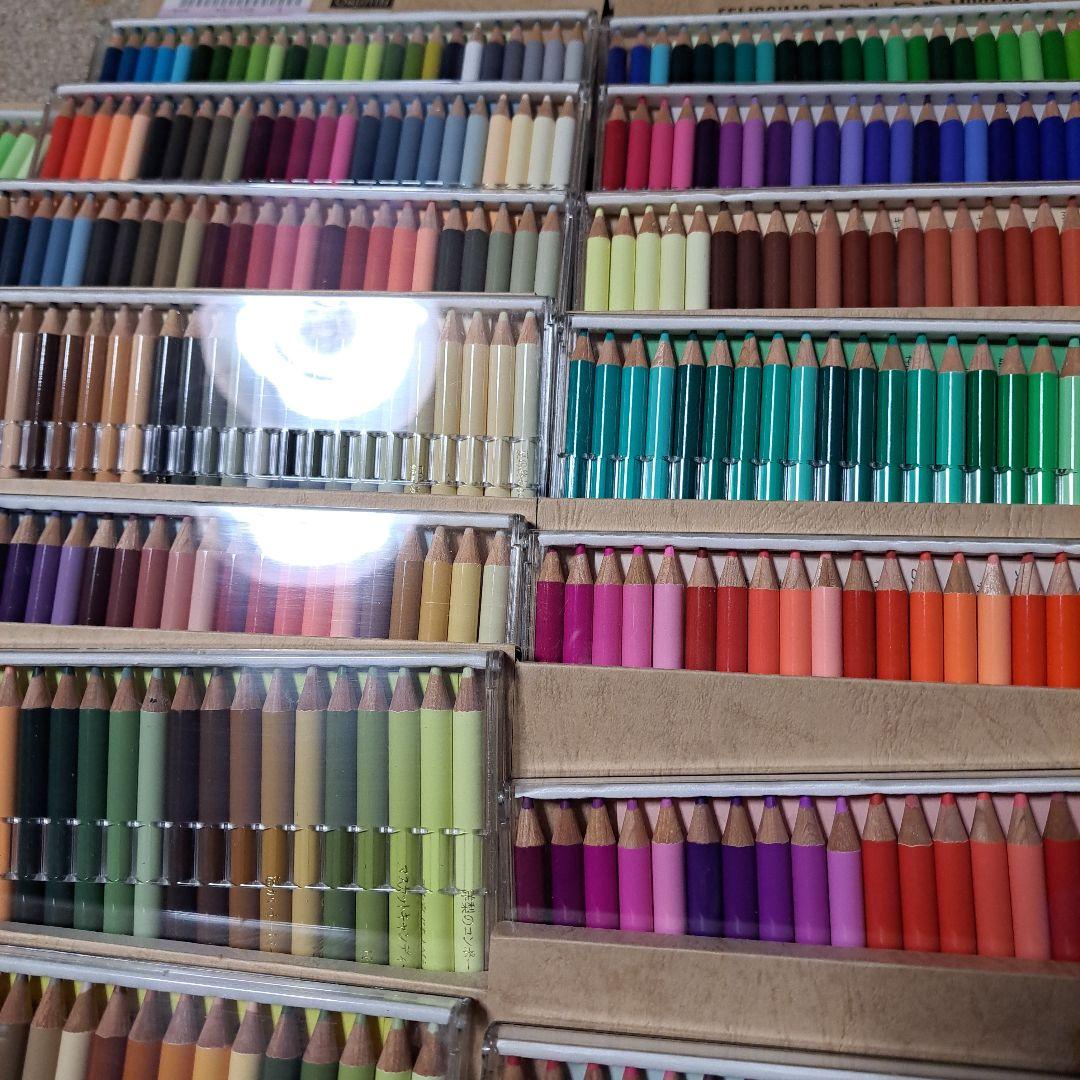 FELISSIMO　フェリシモ　色鉛筆　５００本 カラーミュージアム　宝物　沢山