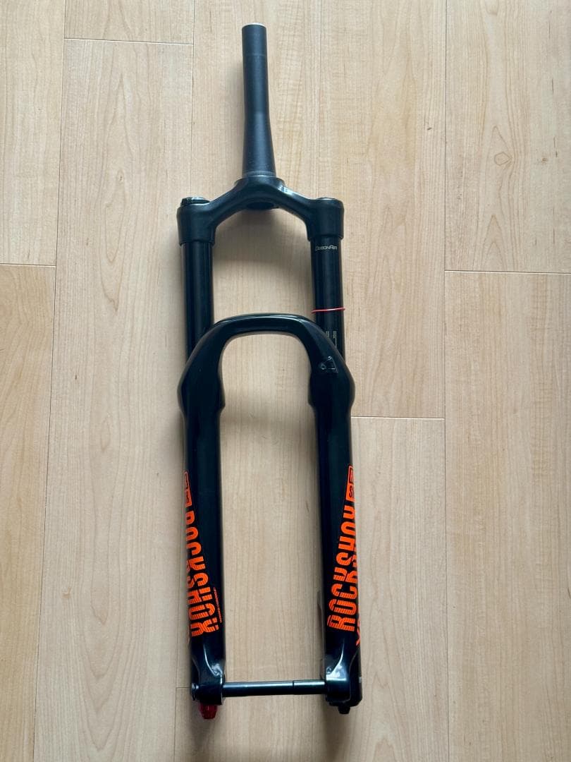 使用数回　2019 ROCKSHOX YARI 27.5/1.5ステアラー