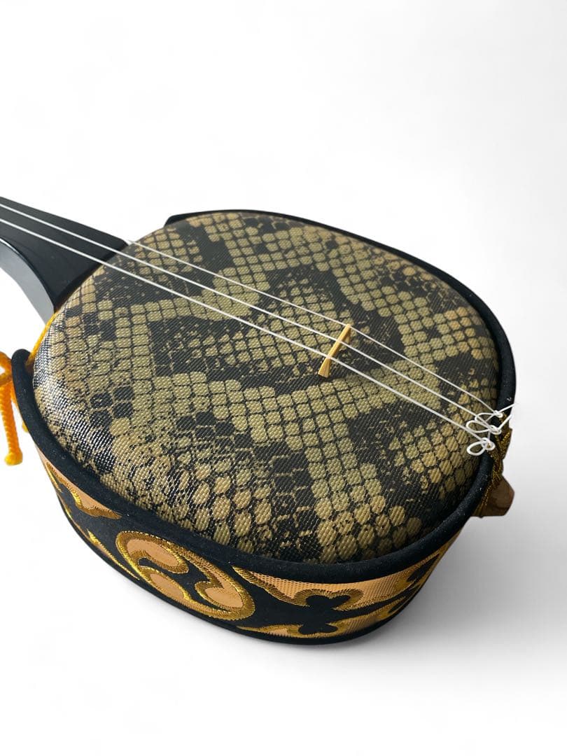 沖縄三線　三線　ソフトケース付き　人工皮　蛇柄