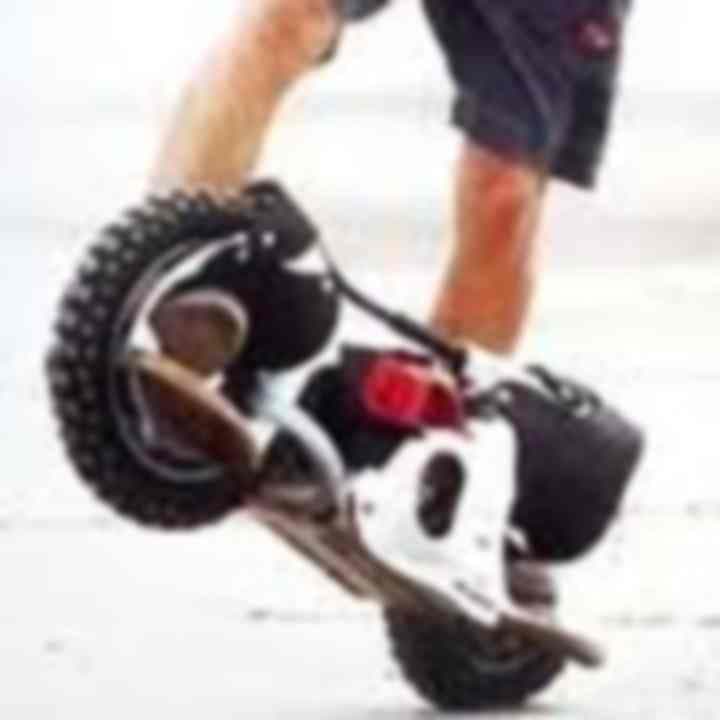 大特価！！ホイールマン(エンジン付きスケートボード)