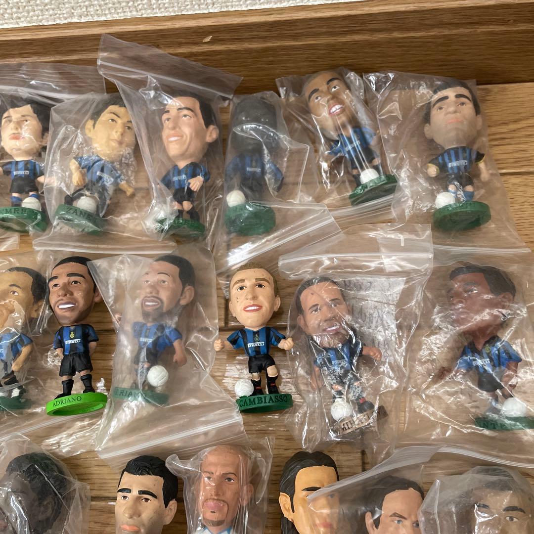 コリンシアン・プロスターズ・インテルセット