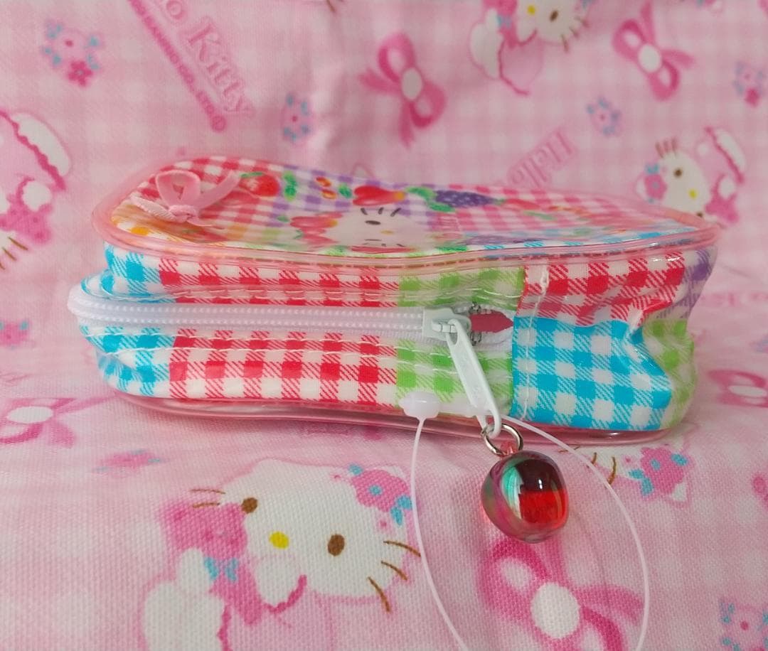 キティ　ポーチ　フルーツ　いちご　サクランボ　2002年　サンリオ
