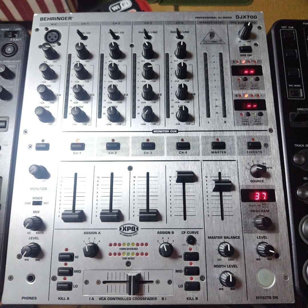 BEHRINGER DJX700 DJミキサー