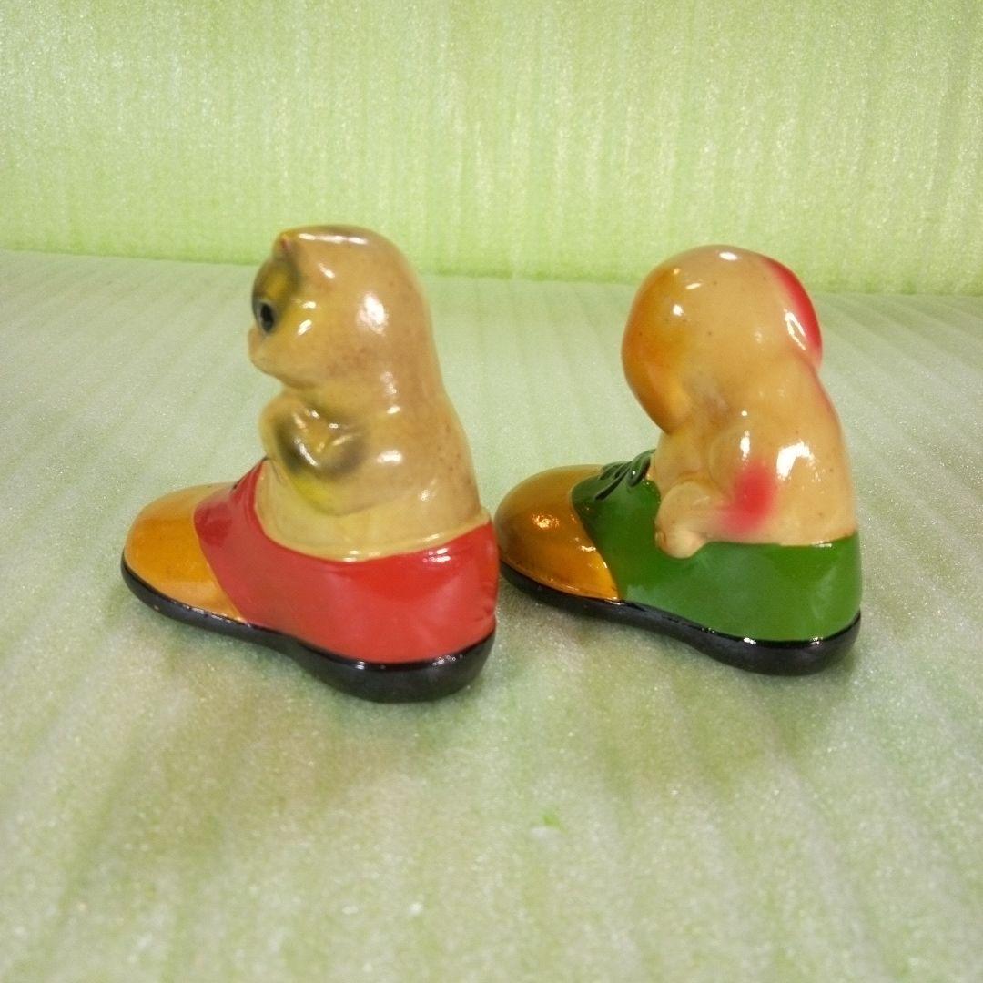 猫と犬の靴型置物　靴に入った猫と犬の鉛筆削り　フィギュア　アンティーク　レトロ