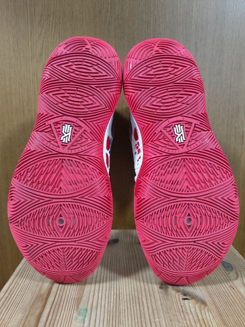 NIKE × BANDULU KYRIE 5 \"Multi/Red\" カイリー5