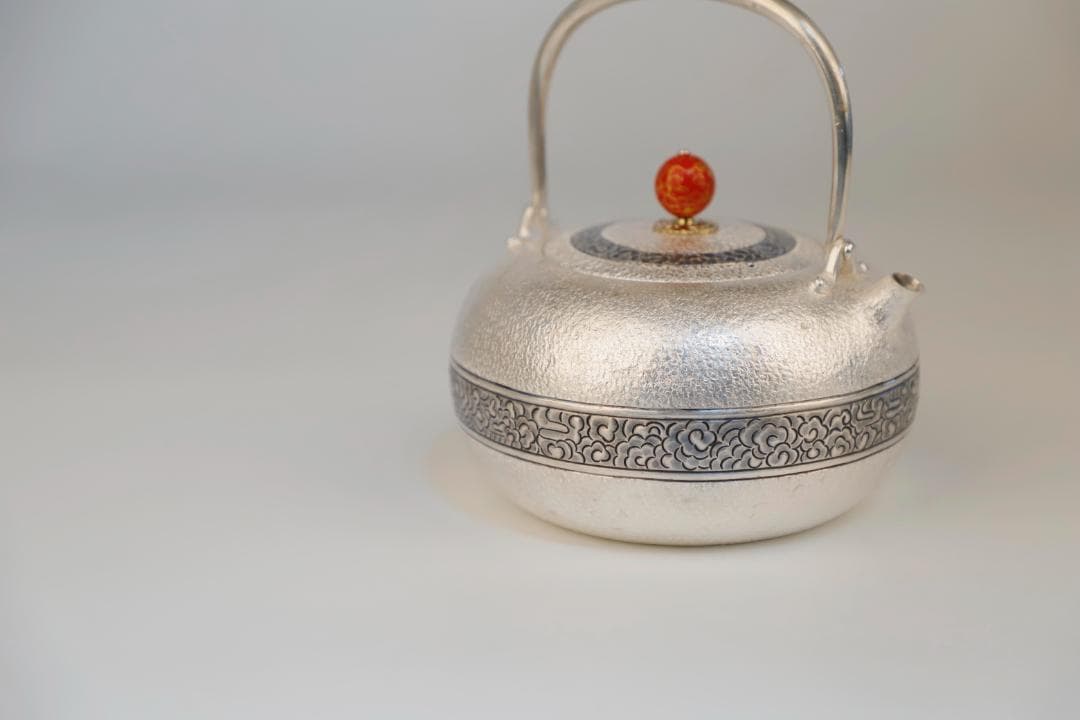 純銀製 青銅器紋 口打出 玉摘 湯沸 銀瓶 煎茶道具