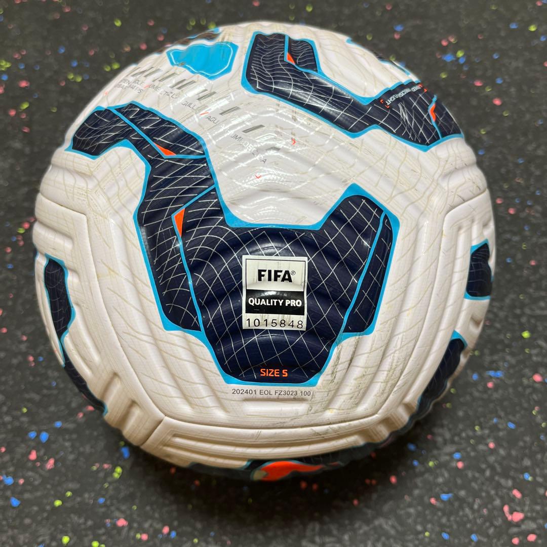 【FIFA Quality Pro】ナイキフライト24/25 サイズ5