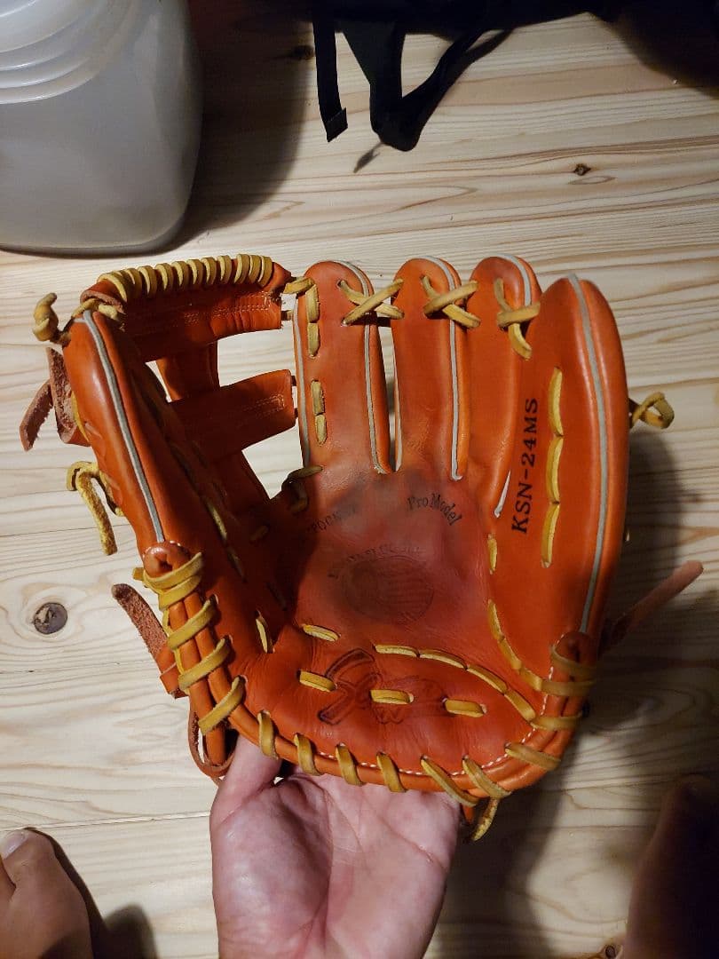 スラッガー軟式グローブ　野球　ミズノ　SSK　ZETT　UNDER ARMOUR