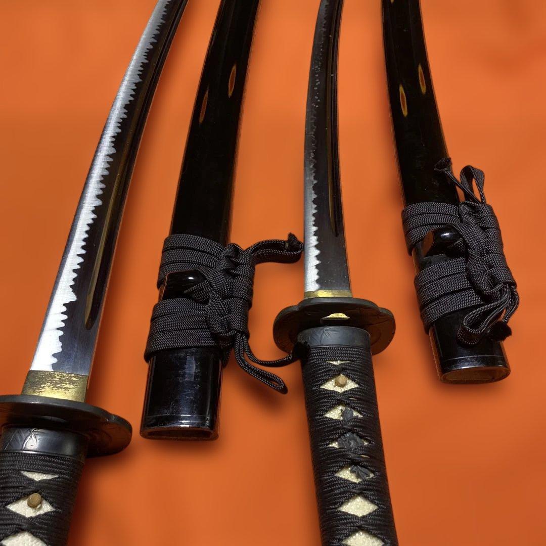 高級居合刀大小２本 黒柄 竹笹木瓜黒鍔 黒呂鞘