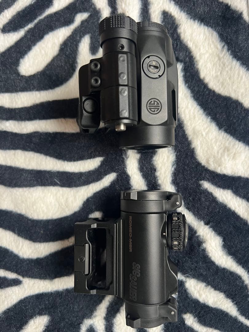 実物ほぼ未使用品SIG SAUER ダットサイト+マグニファイア