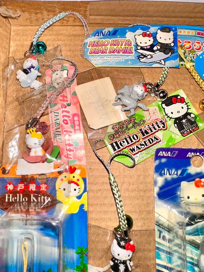 ハローキティ　ご当地　ストラップ　ファスナーチャーム　セット