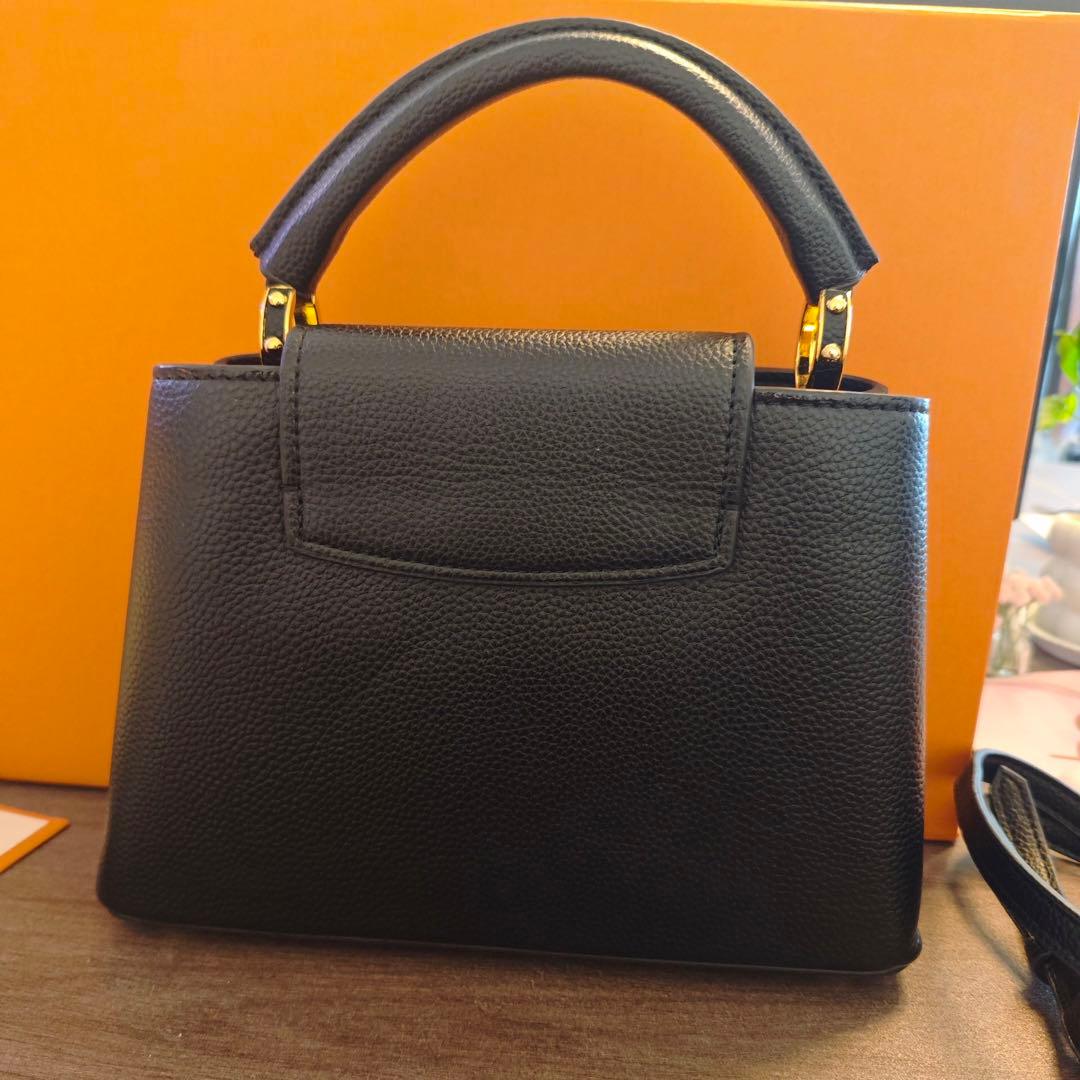 【実写画像】ブラックハンドバッグ