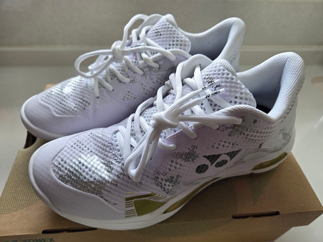 ヨネックス　バドミントンシューズ　エクリプションZ 26.0センチ