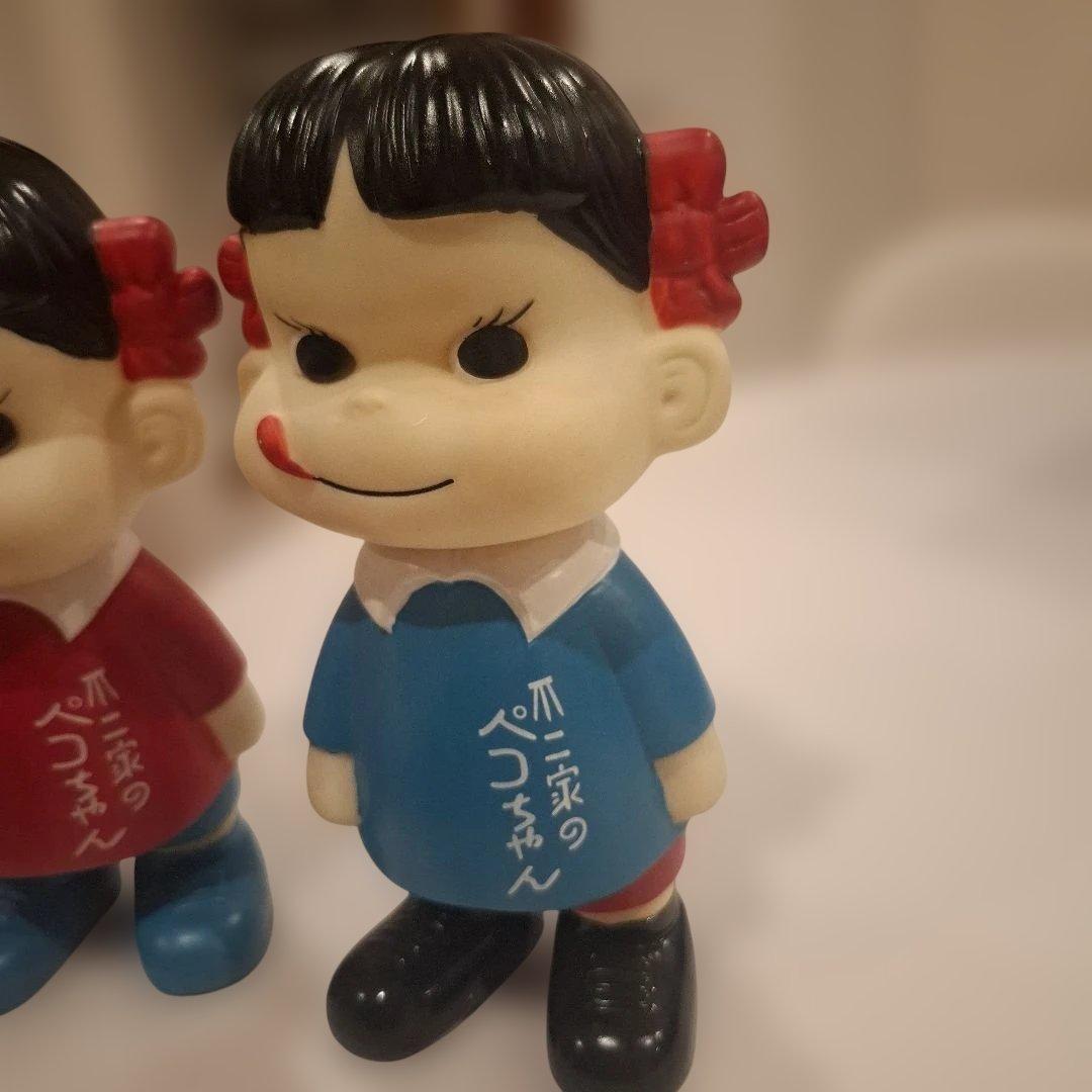 最安値！お得ペコちゃん 貯金箱 フィギュア　　　　2体セット 赤 青