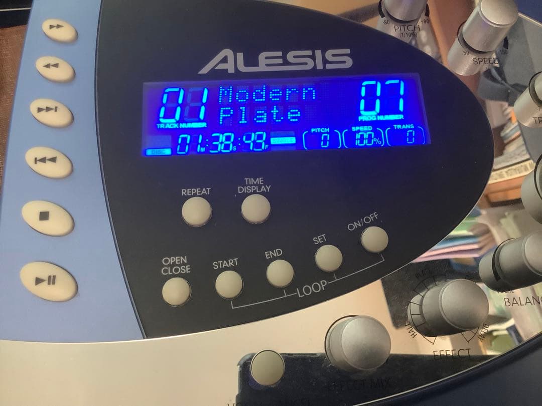 多機能ボーカルトレーナー　ALESIS Vocalist Playmate