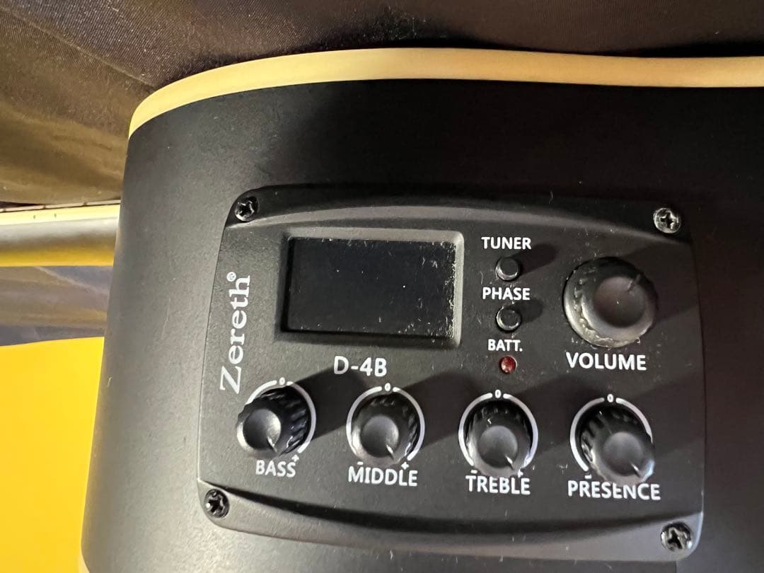 希少レア　URIEL エレアコベース ブラック　ケース付 美品　黒　完動品