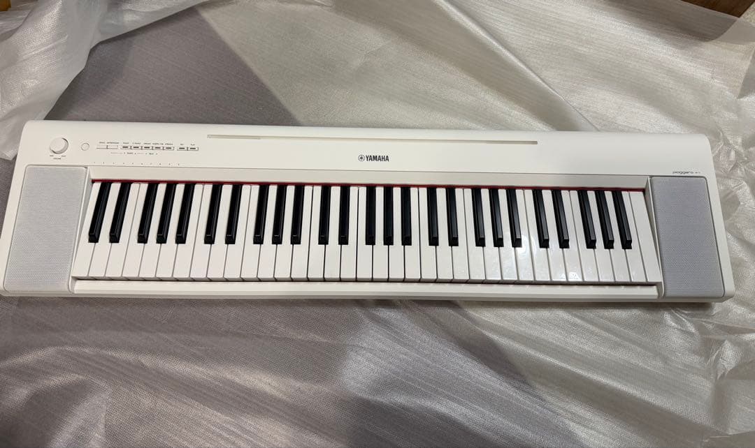 Yamaha 電子キーボード　ホワイト