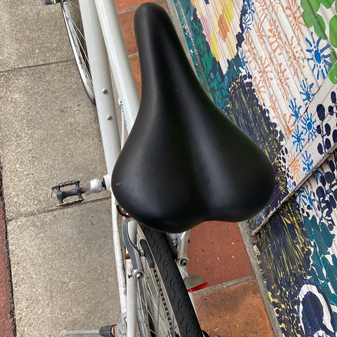 クロスバイク ホワイト 6段変速　取りに来る方限定