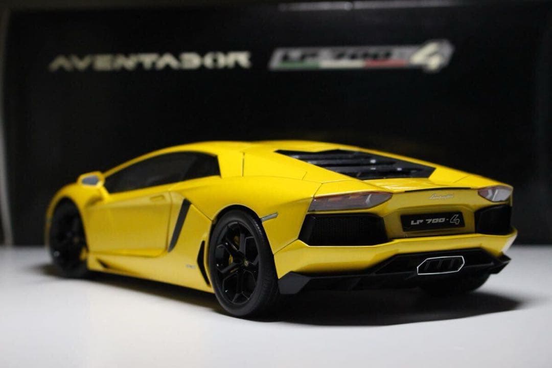 1/18 ランボルギーニ アヴェンタドール LP700-4 オートアート