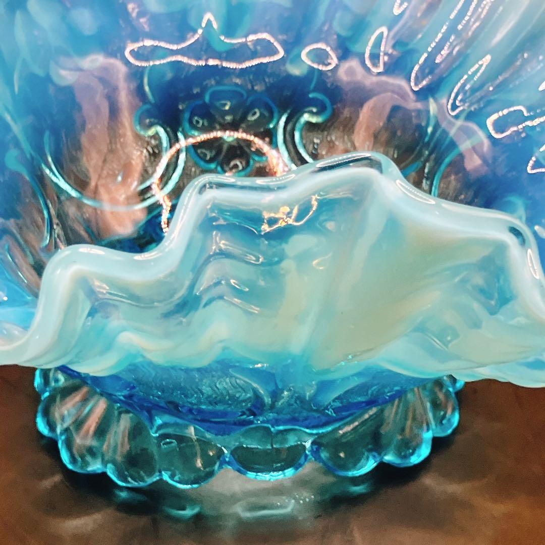 美品 ボーモント・フェントン社 ブルーオパルセント ウランガラス フリル ボウル