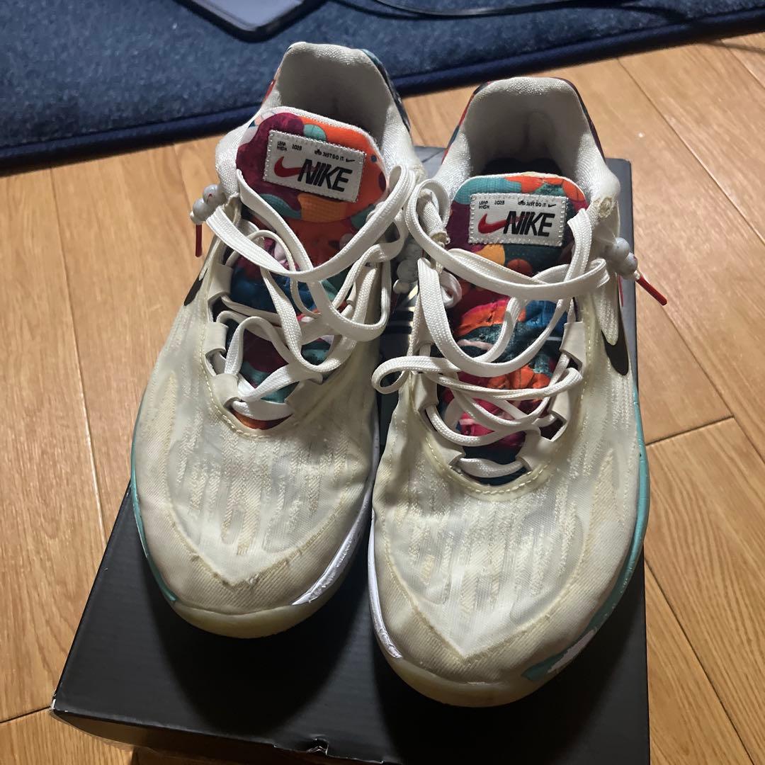 Nike バスケットボールシューズ ホワイト/マルチカラー