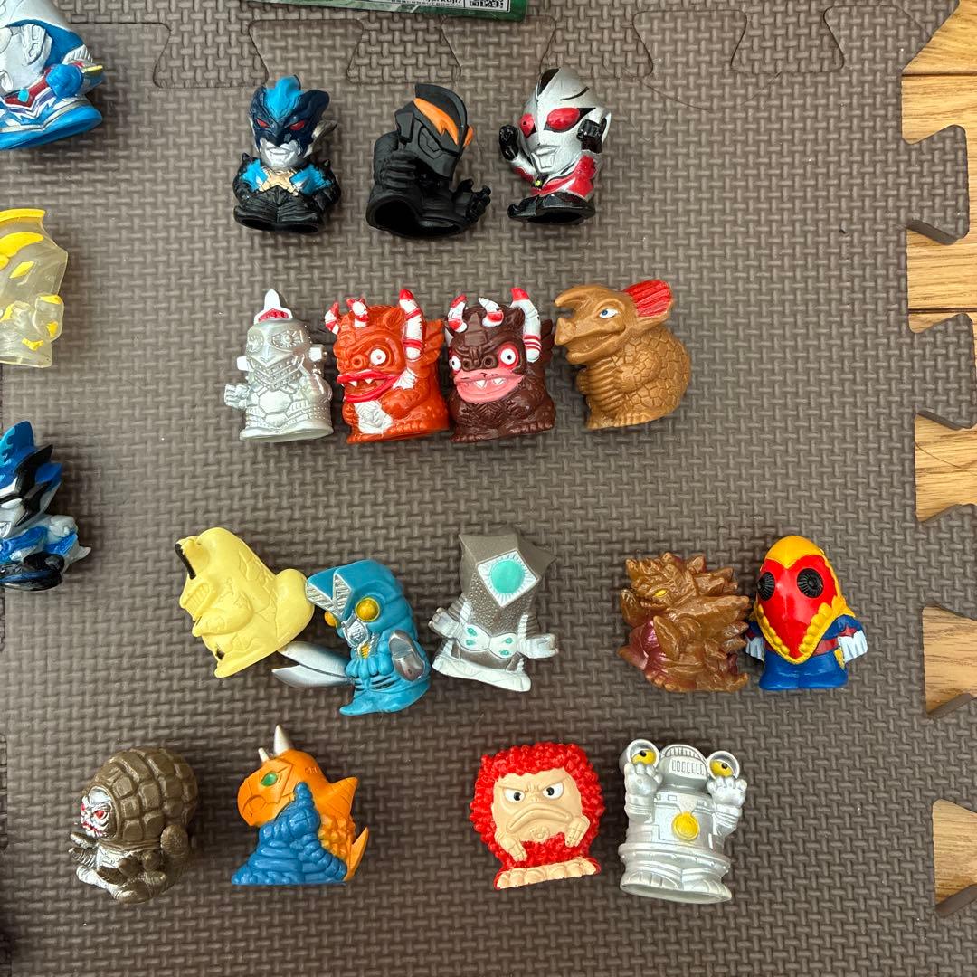 ウルトラマン指人形セット多数