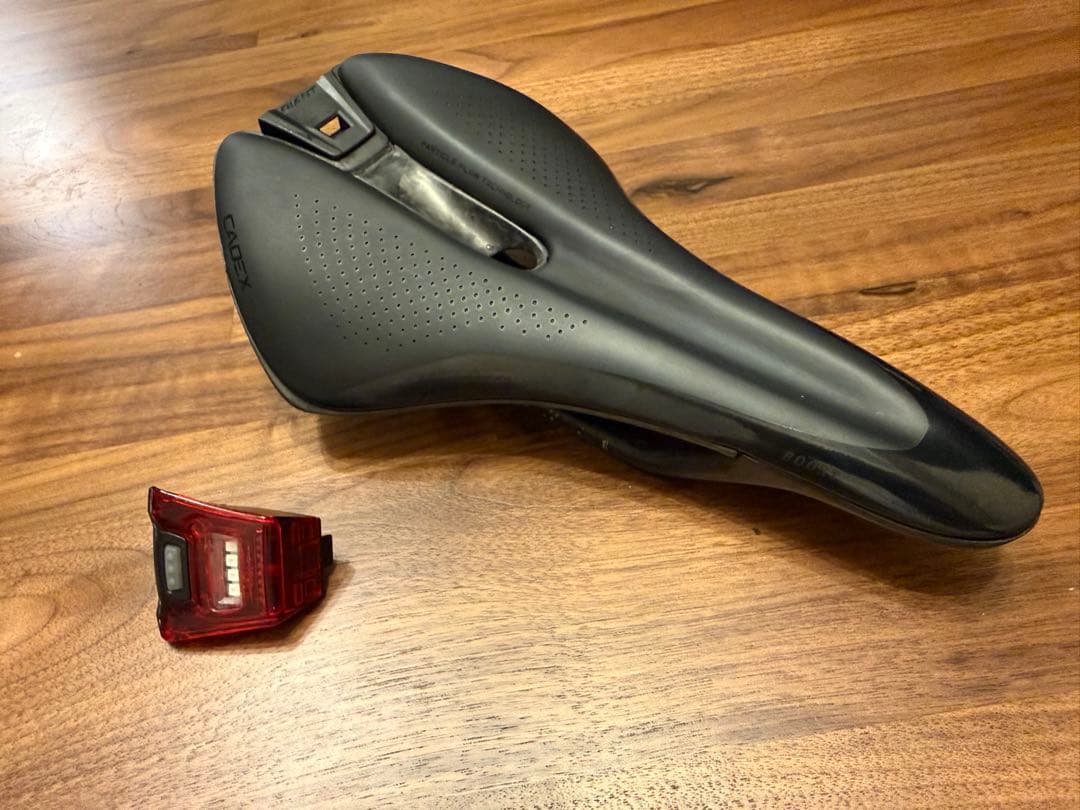 CADEX BOOST 超軽量カーボンサドル
