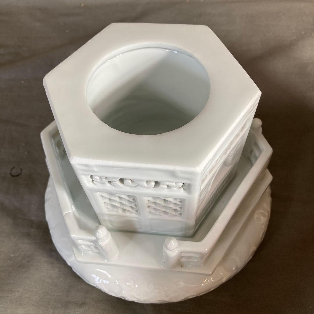 【杉原一壷】白磁彫刻の伝統　日本の名窯　杉原一壷作　白磁彫刻夢殿　照明灯置物