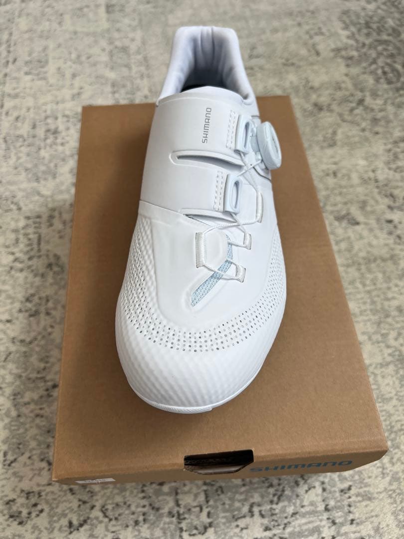 Ye　美品　SHIMANO RC5 ホワイト 41サイズ