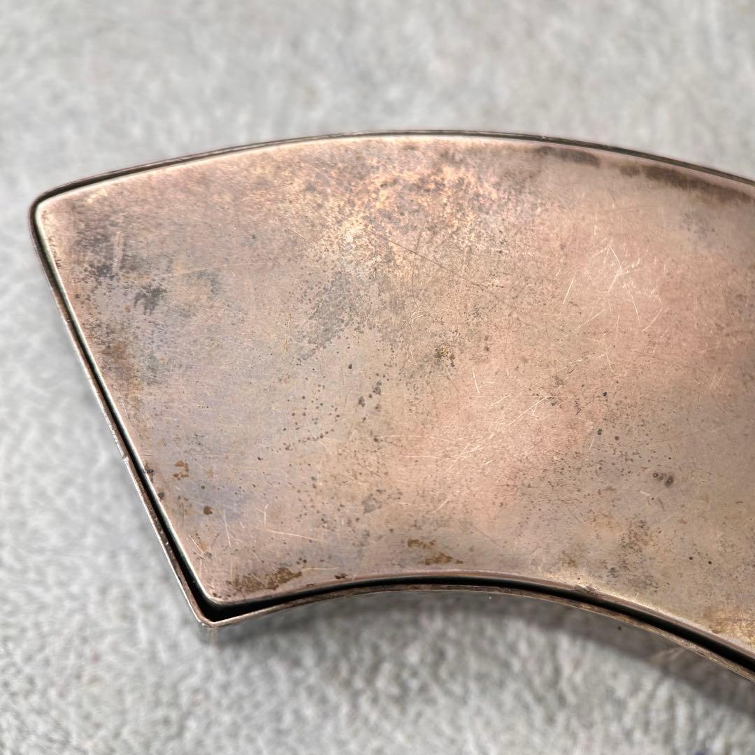 A扇形の小物入れ 鶏の彫刻 銀色 金属製 レトロ 雰囲気 約47.8g