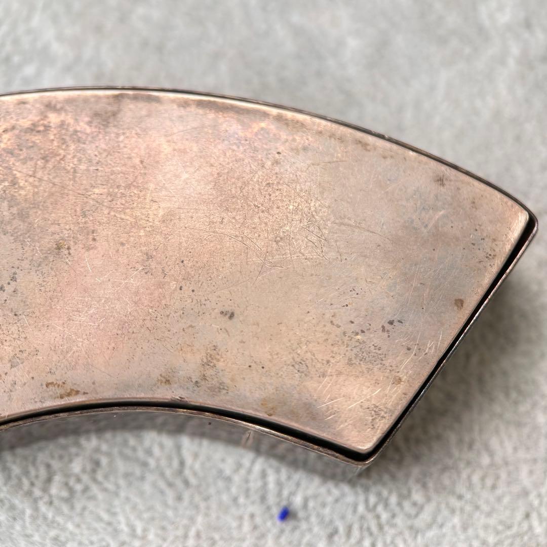 A扇形の小物入れ 鶏の彫刻 銀色 金属製 レトロ 雰囲気 約47.8g