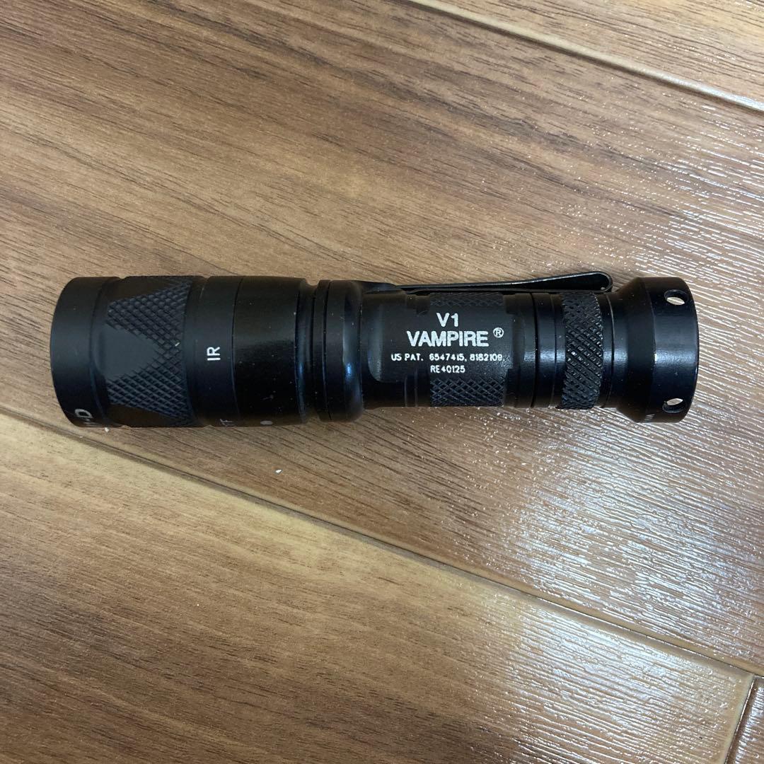 SureFire V1 Vampire フラッシュライト