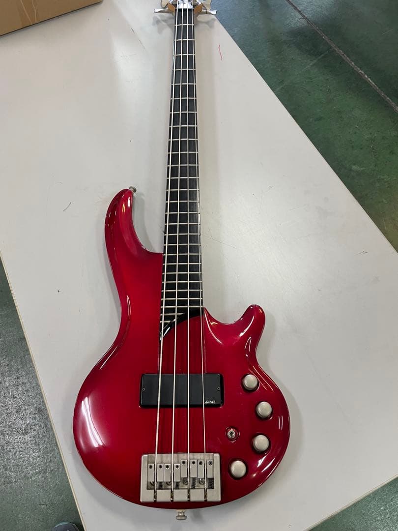 エレキベース 4弦 赤