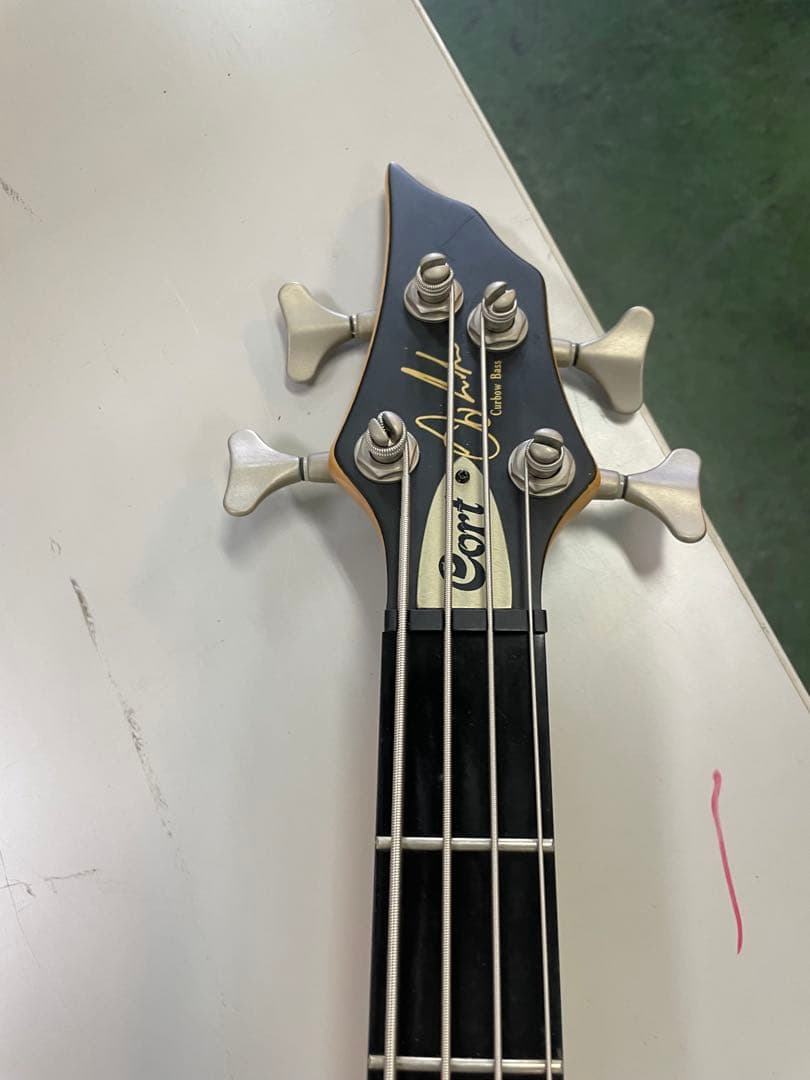 エレキベース 4弦 赤