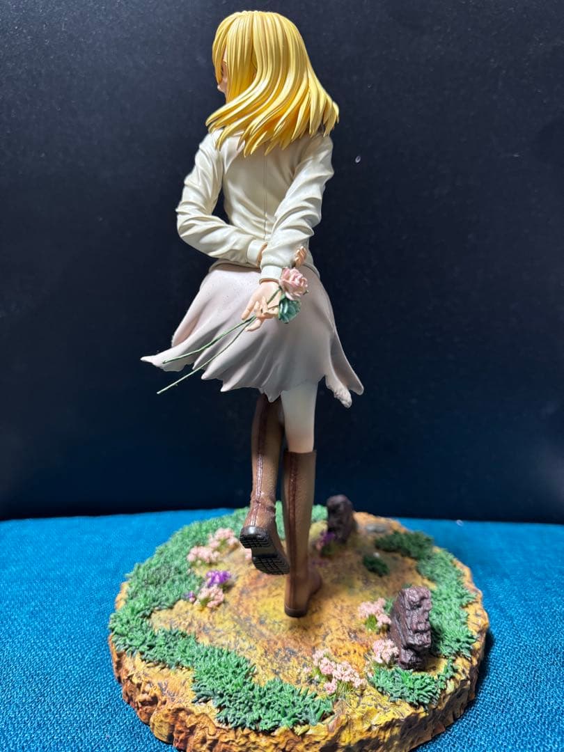 進撃の巨人　クリスタ　ガレージキット完成品　フリーダムスタジオ