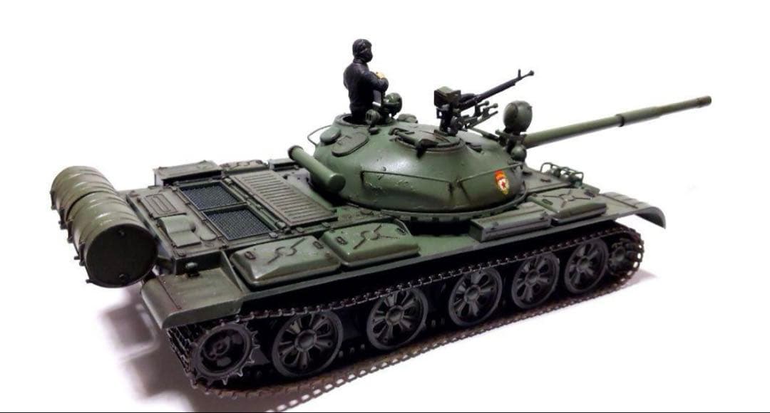 TAMIYA タミヤ1/35 ソビエト T-62A 塗装完成品