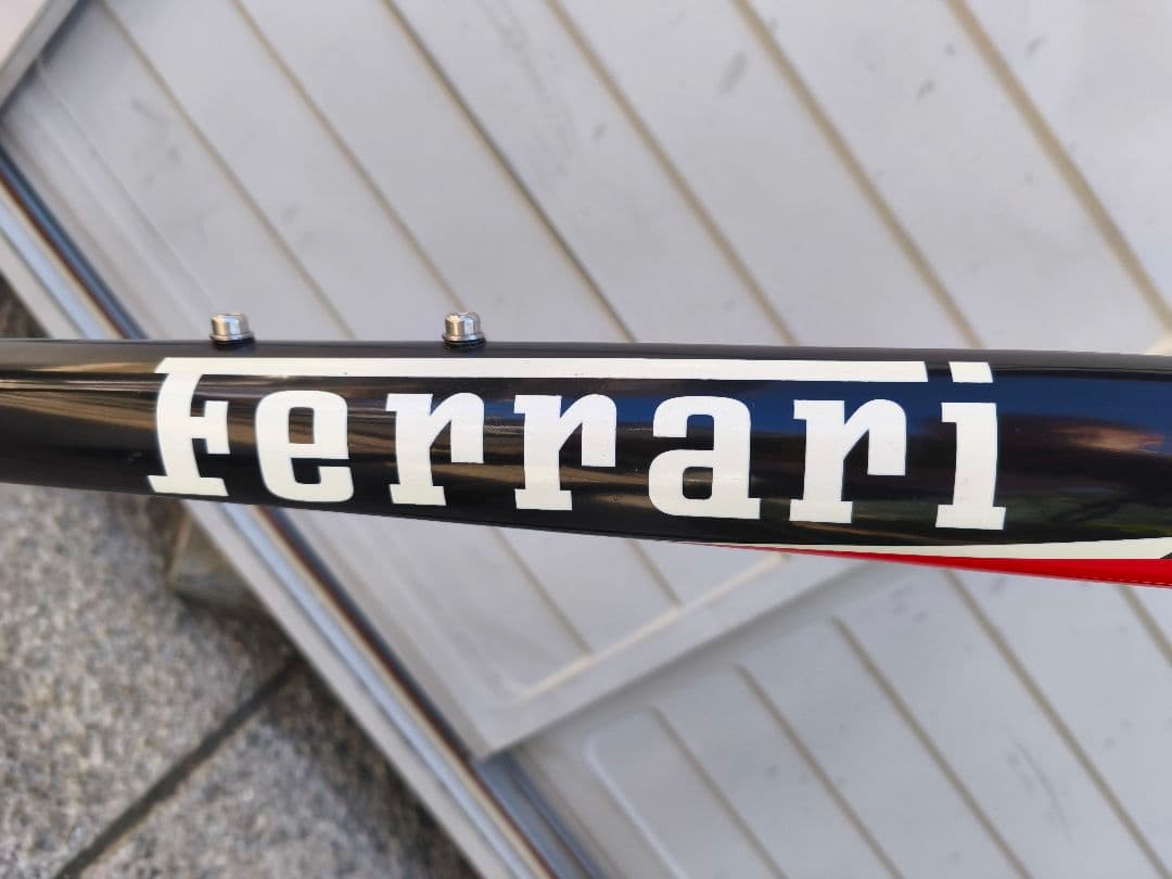 Ferrari マウンテンバイク 黒/赤