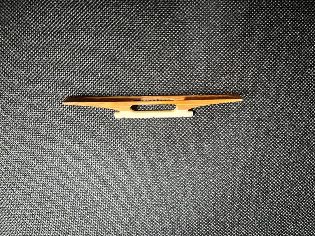 値下げしました。 津軽三味線 紅木 本鼈甲撥 超軽量ケース付き