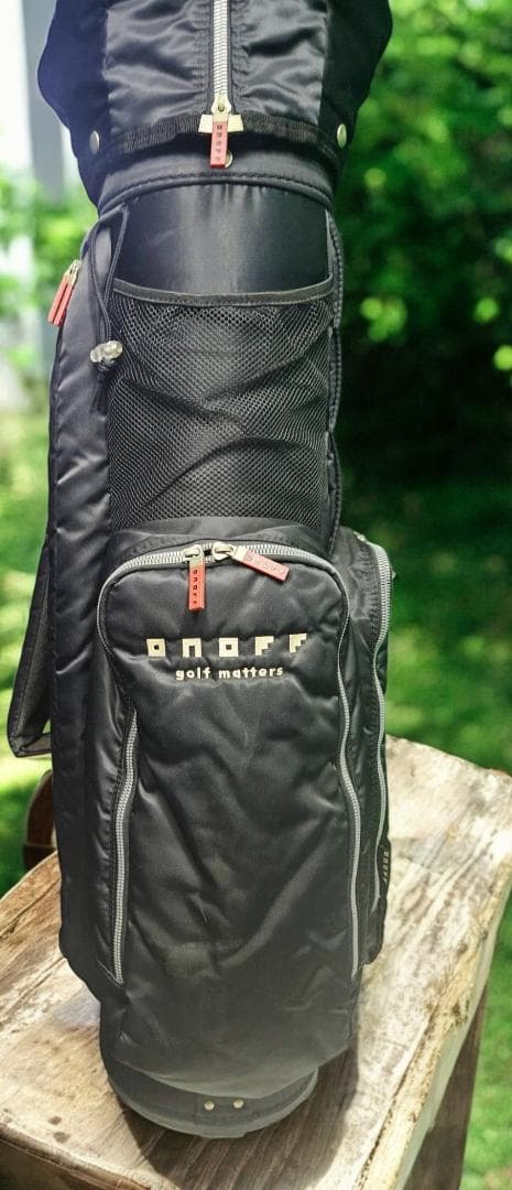 送料無料/美品　onoff ゴルフバッグ・キャディバッグ ブラック