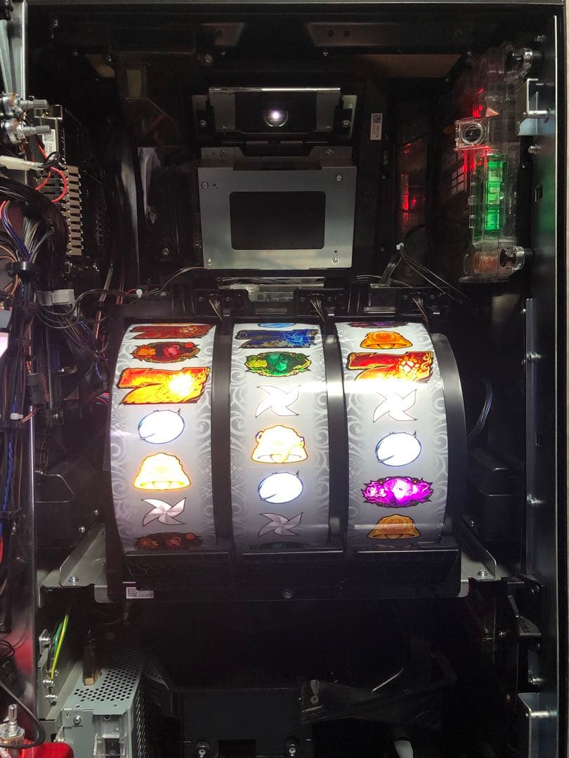 ⚠︎説明文必読⚠︎ パチスロ　甲鉄城のカバネリ　実機+鍵等付属品(送料込)