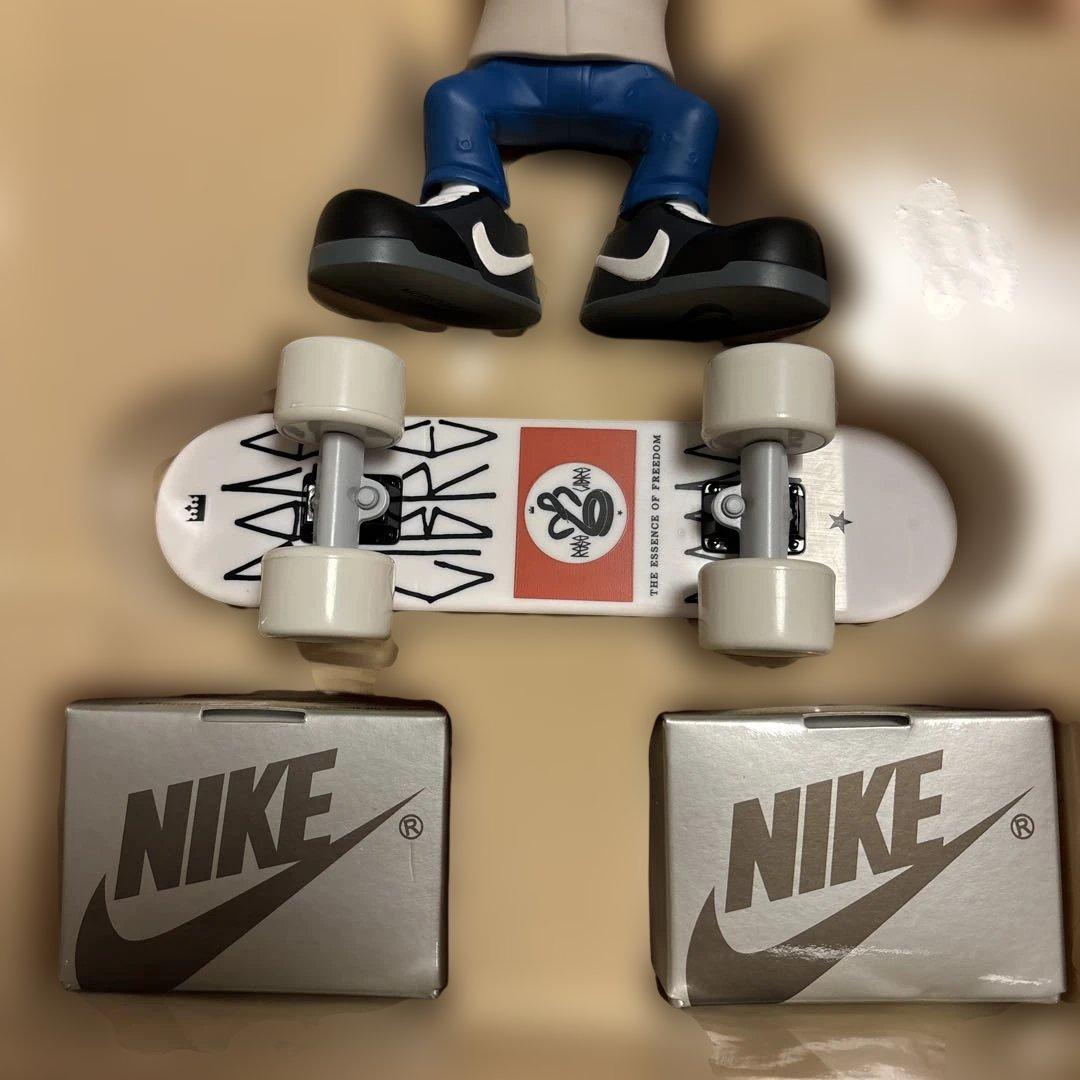 MEDICOM TOY×NIKE SB REESE FORBES フィギュア限定