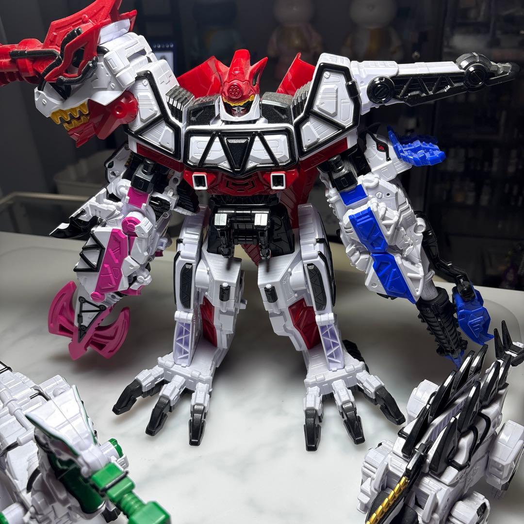 最終価格！！韓国版　キョウリュウジャーブレイブ　ロボ